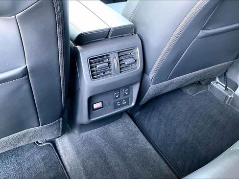 Used 2022 Nissan Rogue Platinum w/ Head-Up Display Package image 33