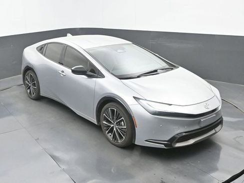 Used 2024 Toyota Prius XLE image 26