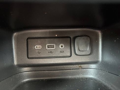 Used 2023 Chevrolet Equinox LT FWD image 29