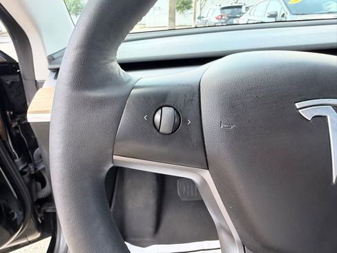 Used 2021 Tesla Model 3 Standard Range Plus image 27