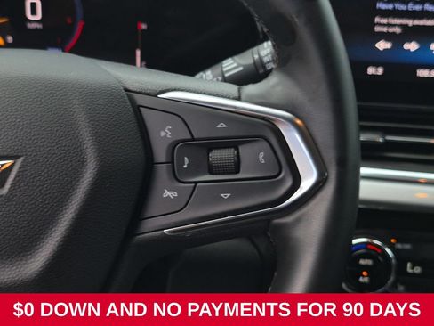 Used 2025 Chevrolet Trax LT w/ LT Convenience Package FWD image 20