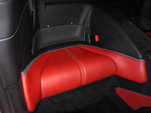 Used 2021 Ferrari Roma RWD image 31