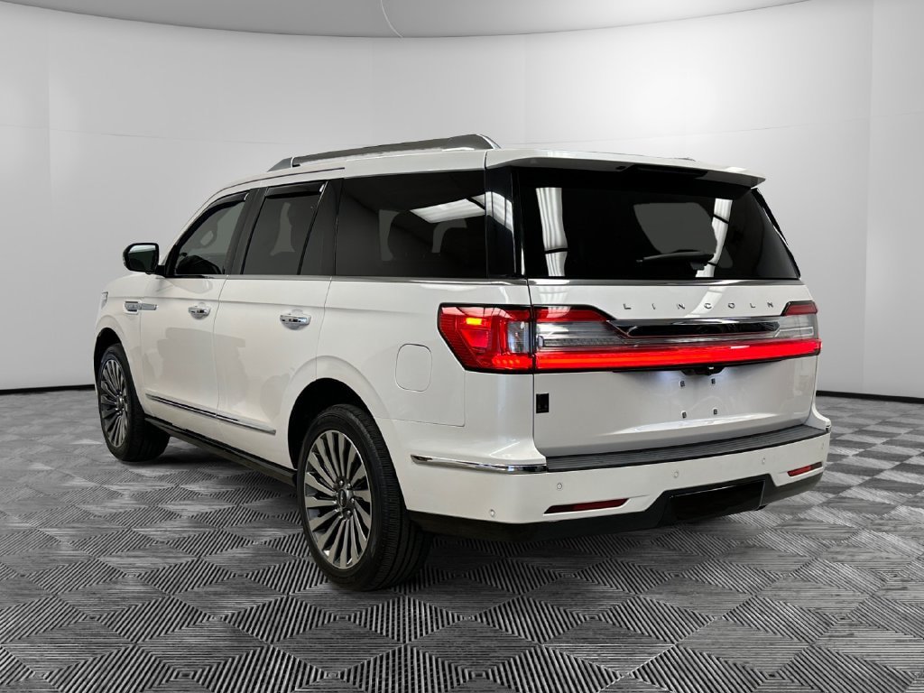 Used 2019 Lincoln Navigator Reserve AWD/4WD image 4