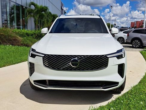 New 2026 Volvo XC90 T8 Plus w/ Protection Package Premier AWD/4WD image 2