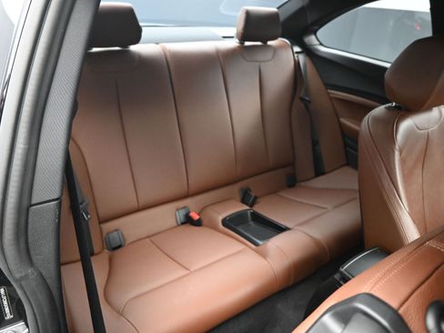 Used 2016 BMW M235i Coupe image 9