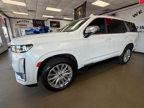 Used 2023 Cadillac Escalade Premium Luxury AWD/4WD image 6