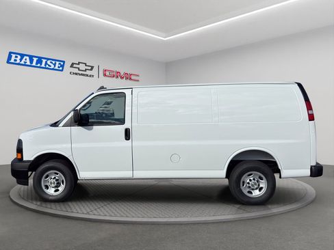 New 2025 Chevrolet Express 3500 w/ Driver Convenience Package image 4