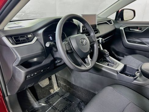 Used 2025 Toyota RAV4 XLE w/ Convenience Package AWD/4WD image 9