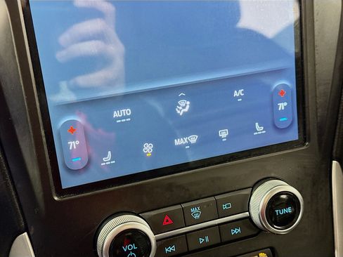 Used 2024 Ford Edge SEL image 18