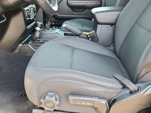Used 2020 Jeep Wrangler Sport AWD/4WD image 10