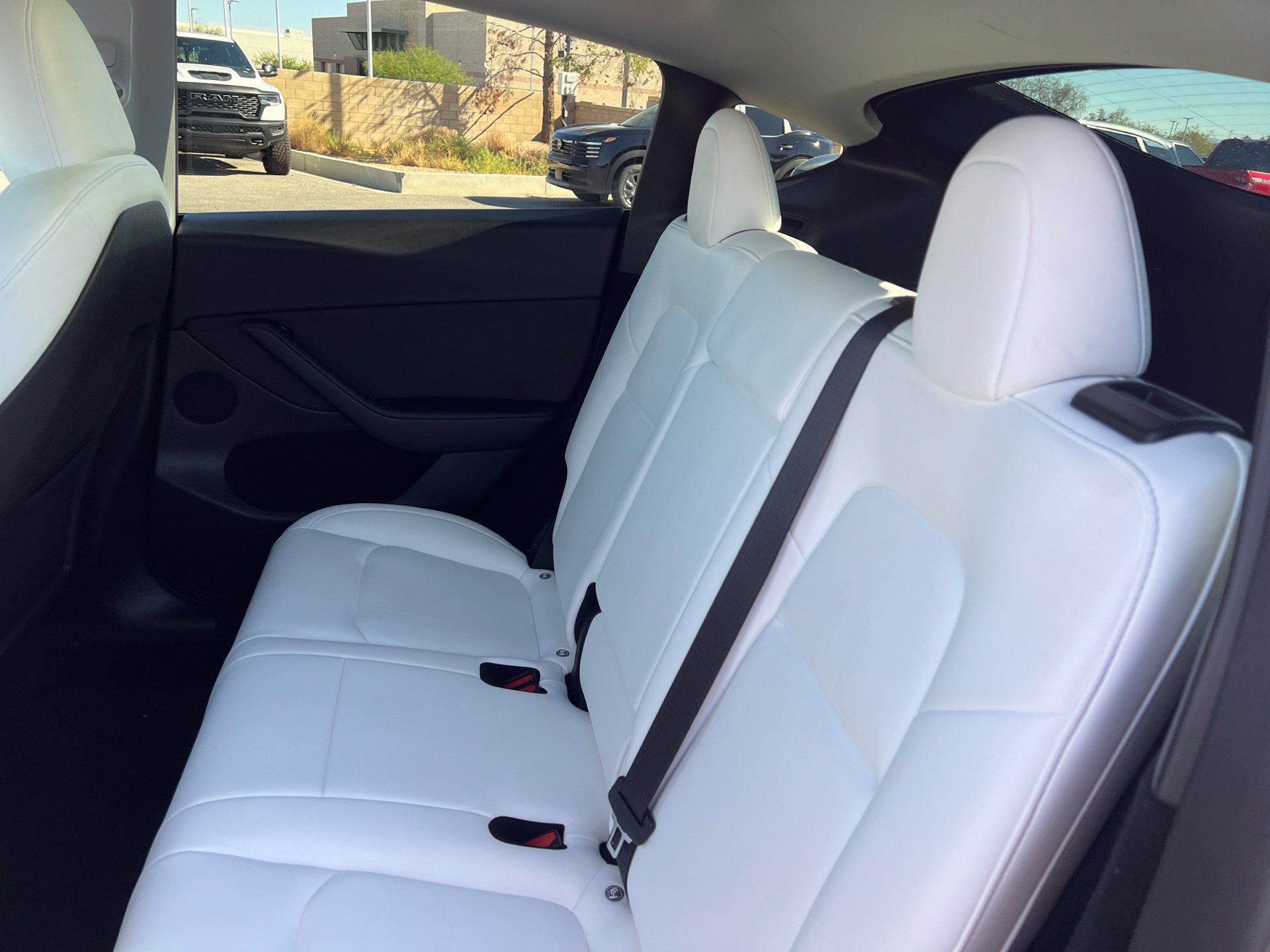 Used 2024 Tesla Model Y Long Range AWD/4WD image 25