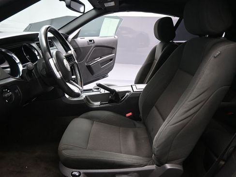 Used 2014 Ford Mustang Convertible w/ Equipment Group 102A image 9