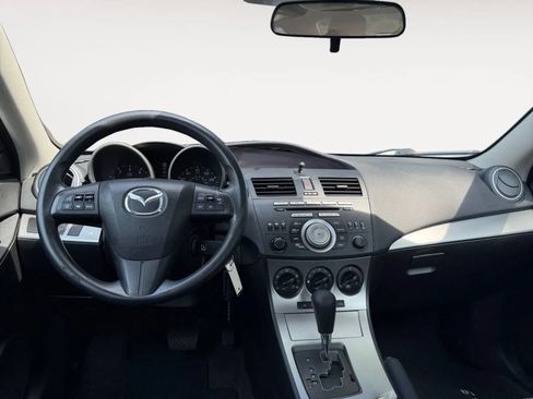 Used 2011 MAZDA MAZDA3 i Touring FWD image 11