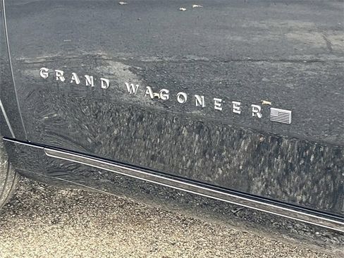 Used 2024 Jeep Grand Wagoneer Series II w/ Quick Order Packagew 28T image 10