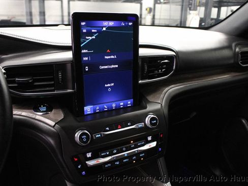 Used 2020 Ford Explorer Platinum w/ Premium Technology Package AWD/4WD image 18