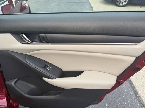 Used 2022 Honda Accord LX image 19