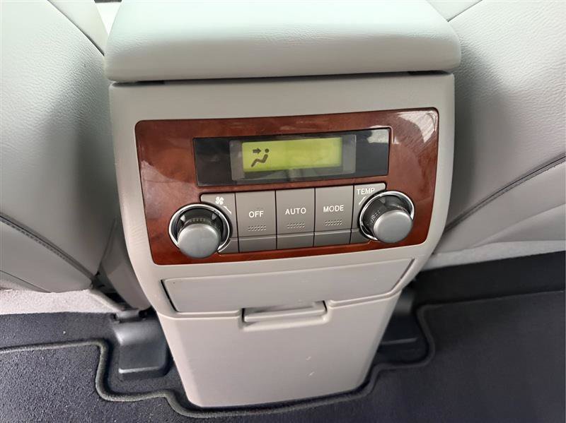 Used 2011 Toyota Highlander Limited w/ Tow Pkg FWD image 26