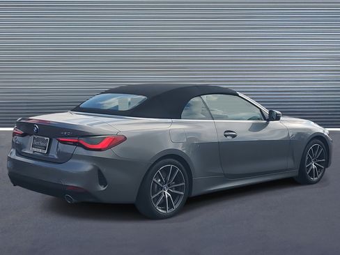 Used 2023 BMW 430i Convertible w/ Convenience Package image 3
