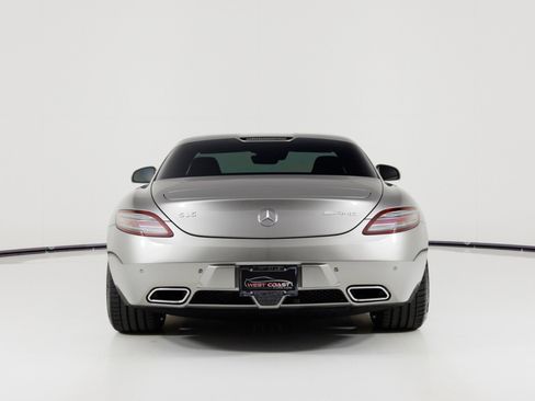 Used 2011 Mercedes-Benz SLS AMG Coupe image 5