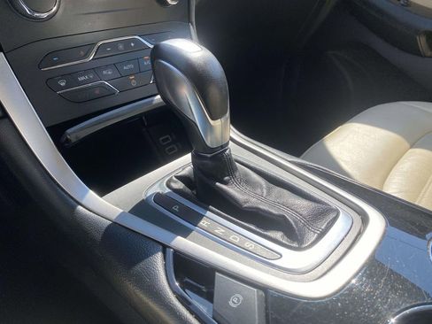 Used 2017 Ford Edge SEL w/ Equipment Group 201A AWD/4WD image 28
