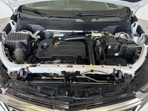 Used 2023 Chevrolet Equinox Premier AWD/4WD image 9