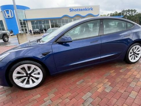 Used 2023 Tesla Model 3 Standard Range RWD image 6