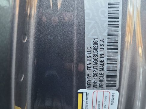 Used 2025 Jeep Gladiator Sport image 39