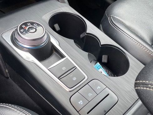 Used 2022 Ford Escape Titanium image 12