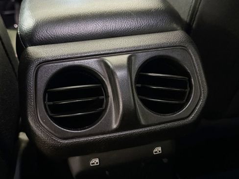 Used 2018 Jeep Wrangler Unlimited Sport S AWD/4WD image 27