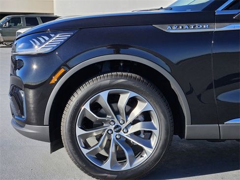 New 2026 Lincoln Aviator Reserve image 9