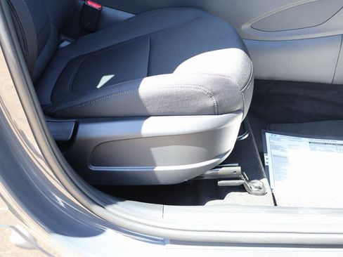 New 2025 Hyundai Tucson SE image 11