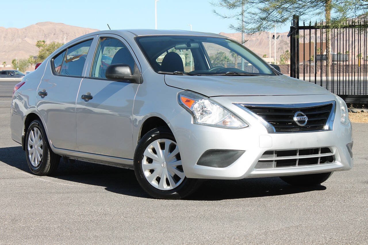 Used 2015 Nissan Versa S Plus FWD image 2