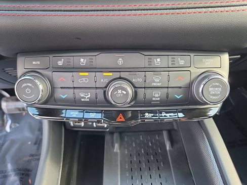 Used 2025 Dodge Durango R/T w/ Blacktop Package AWD/4WD image 31