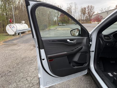 New 2026 Ford Escape ST-Line Select w/ Equipment Group 401A image 11