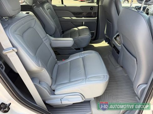 Used 2019 Lincoln Navigator Select RWD image 28