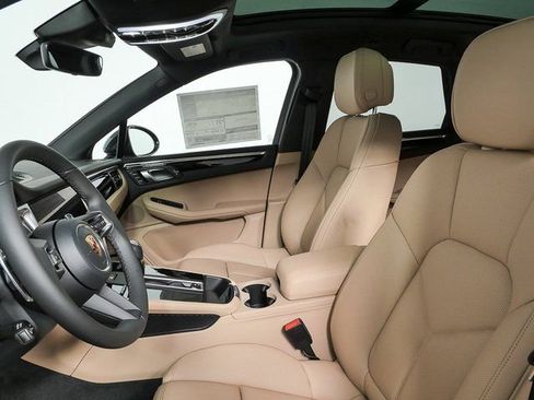 New 2026 Porsche Macan AWD image 5