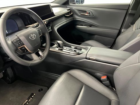 Used 2025 Toyota Crown Signia image 16