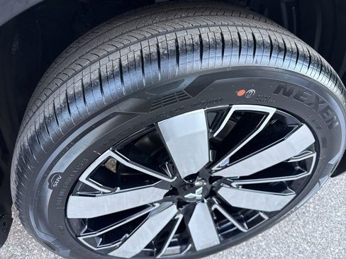 New 2026 Mitsubishi Outlander SE image 13