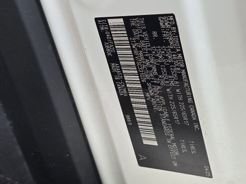 Used 2025 Toyota RAV4 XLE image 41