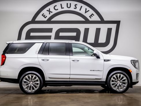 Used 2024 GMC Yukon Denali w/ Advanced Technology Package AWD/4WD image 9