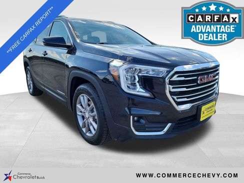 Used 2024 GMC Terrain SLT image 1