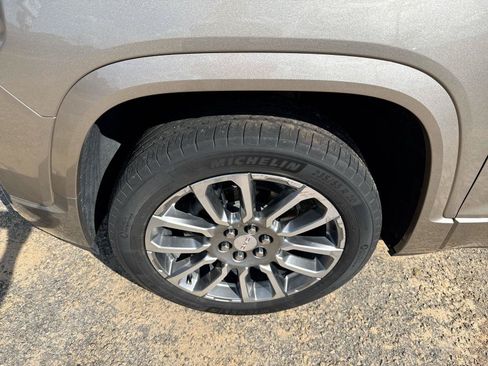 Used 2022 GMC Acadia Denali FWD image 24