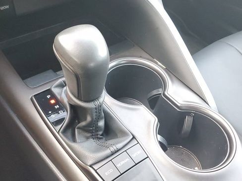 Used 2024 Toyota Camry SE FWD image 26