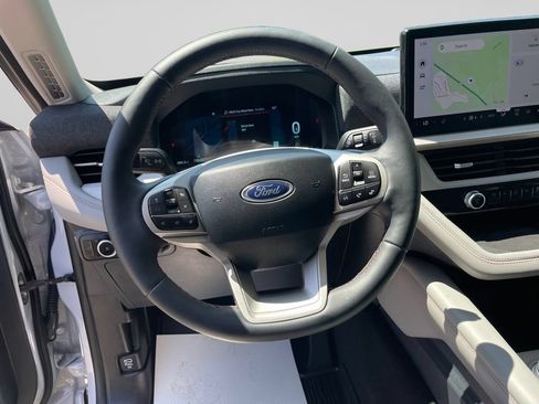 Used 2026 Ford Explorer Active AWD/4WD image 25
