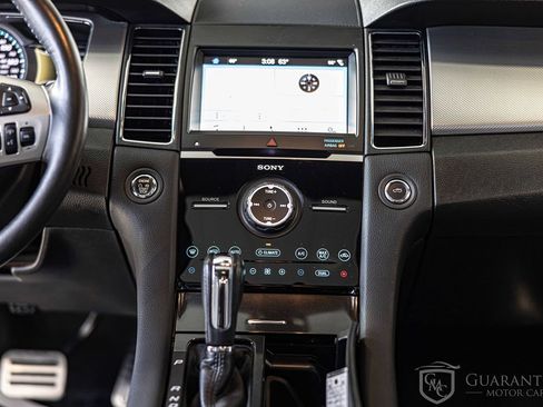 Used 2018 Ford Taurus SHO image 37