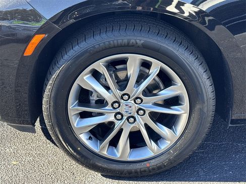 Used 2023 Buick Enclave Avenir image 11