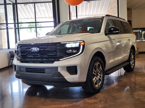 New 2026 Ford Expedition Active RWD image 2