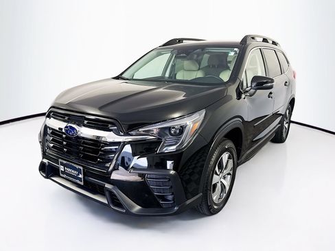 Used 2023 Subaru Ascent Premium w/ Convenience Package AWD/4WD image 3