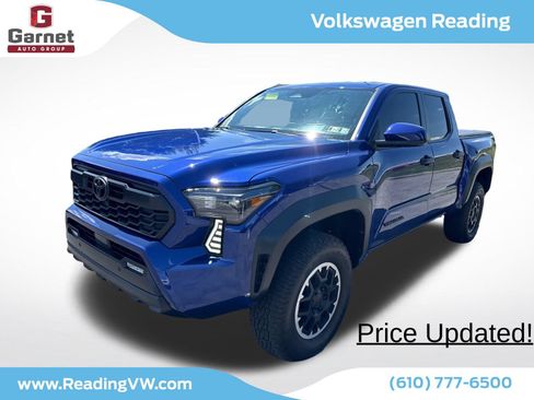 Used 2024 Toyota Tacoma TRD Off-Road AWD/4WD image 1