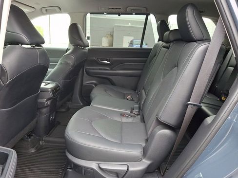 Used 2024 Toyota Grand Highlander AWD image 10
